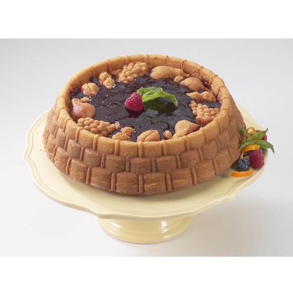 Nordic Ware Marianne Cake Pan 10 Cup Non-Stick Cast Aluminum Silver, Made in USA - Picture 10 of 11